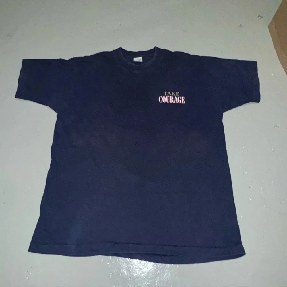 Men’s Vintage 90’s Cool-Wash Navy John Courage Beer Graphic  T-Shirt Size: XL
